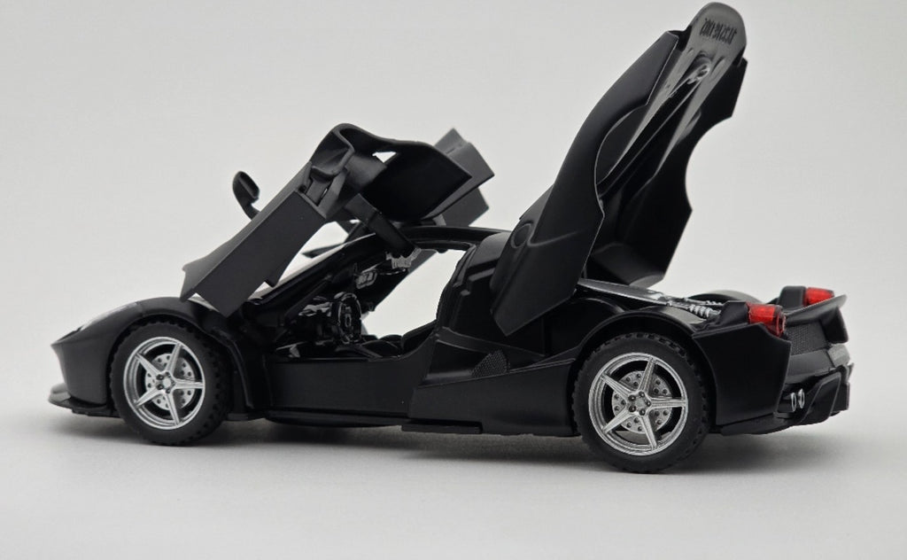Ferrari LaFerrari 1:24 diecast scale model car collectible | Assorted Colors