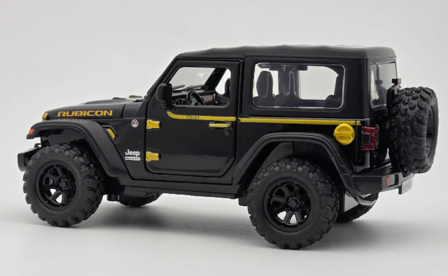 Jeep Wrangler Rubicon 3 Door 1:32 Removable Top diecast scale model car collectible