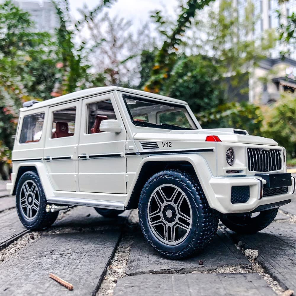 Mercedes AMG G63 Class Diecast Car (Scale 1:24)