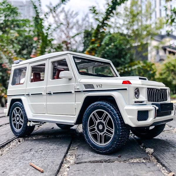 Mercedes AMG G63 Class Diecast Car (Scale 1:24)