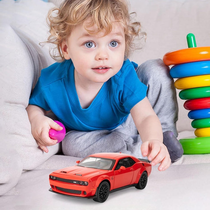 Dodge Challenger SRT Hellcat 1:24 Diecast Scale Model Car