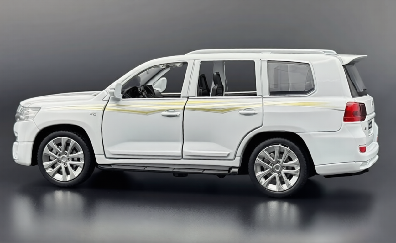 Toyota Land Cruiser LC200 1:24 diecast Scale Model | Assorted Colors