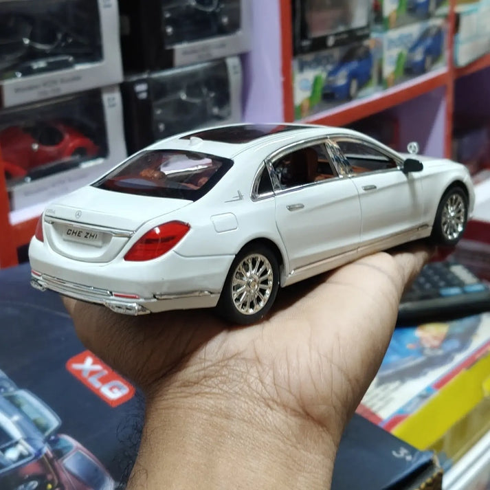 Mercedes Benz 300 EL 1:24 Diecast Scale Model Car
