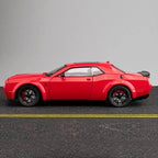 Dodge Challenger SRT Hellcat 1:24 Diecast Scale Model Car