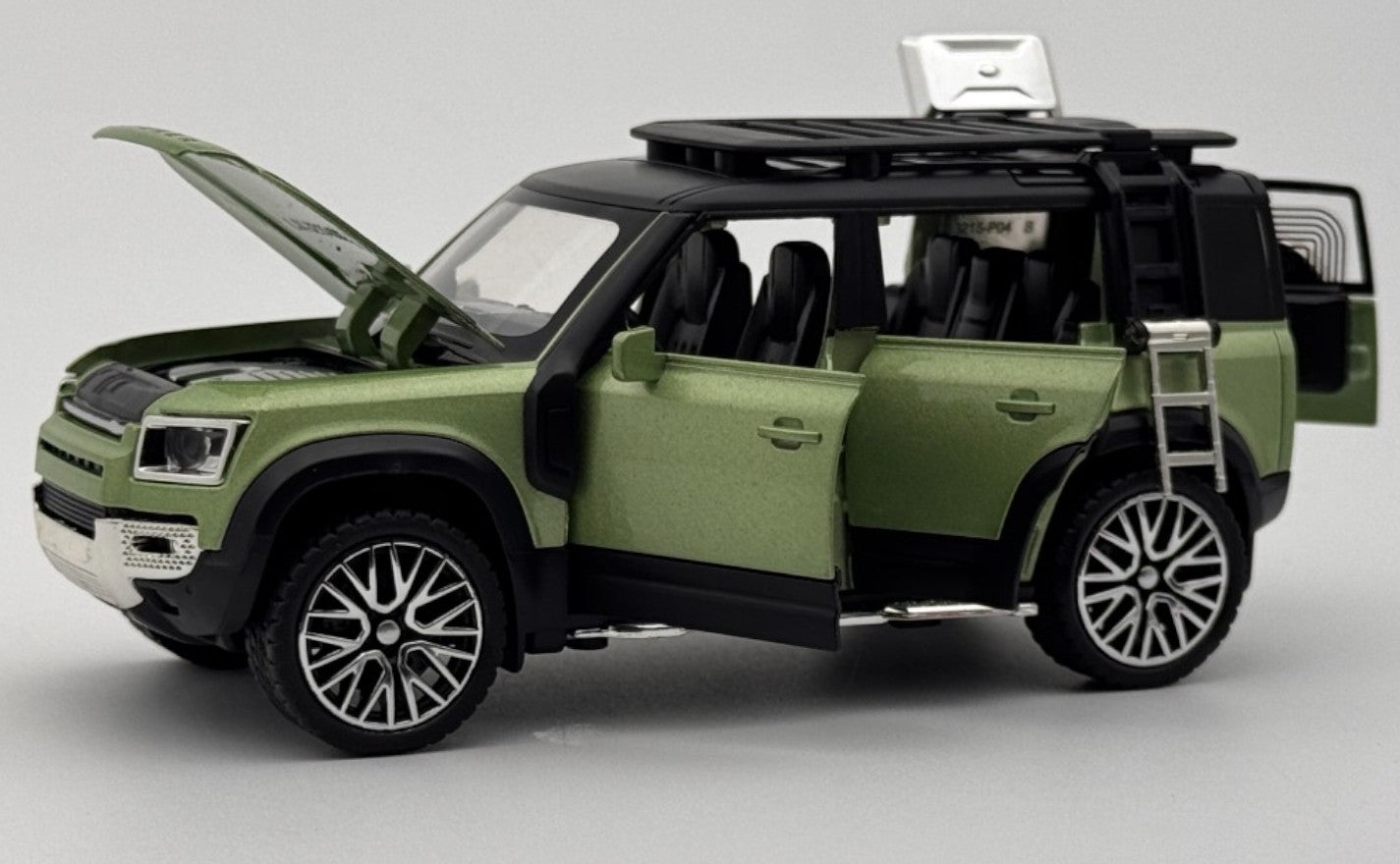 Land Rover Defender 110 1:24 diecast Scale Model car