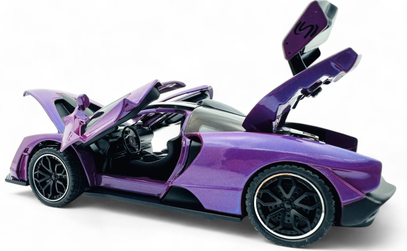McLaren Senna Supercar diecast scale model car 1:24