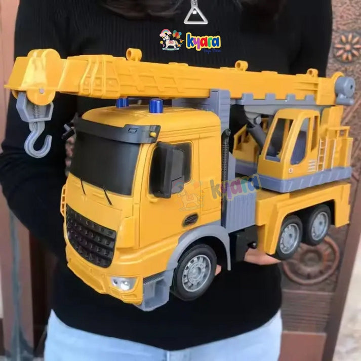 Remote Control Crane Truck Toy – 7 Channel 1:24 RC Construction Vehicle