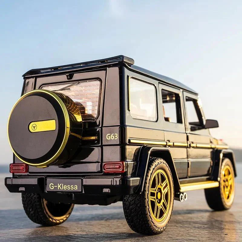 Mercedes AMG G63 Class Diecast Car (Scale 1:24)