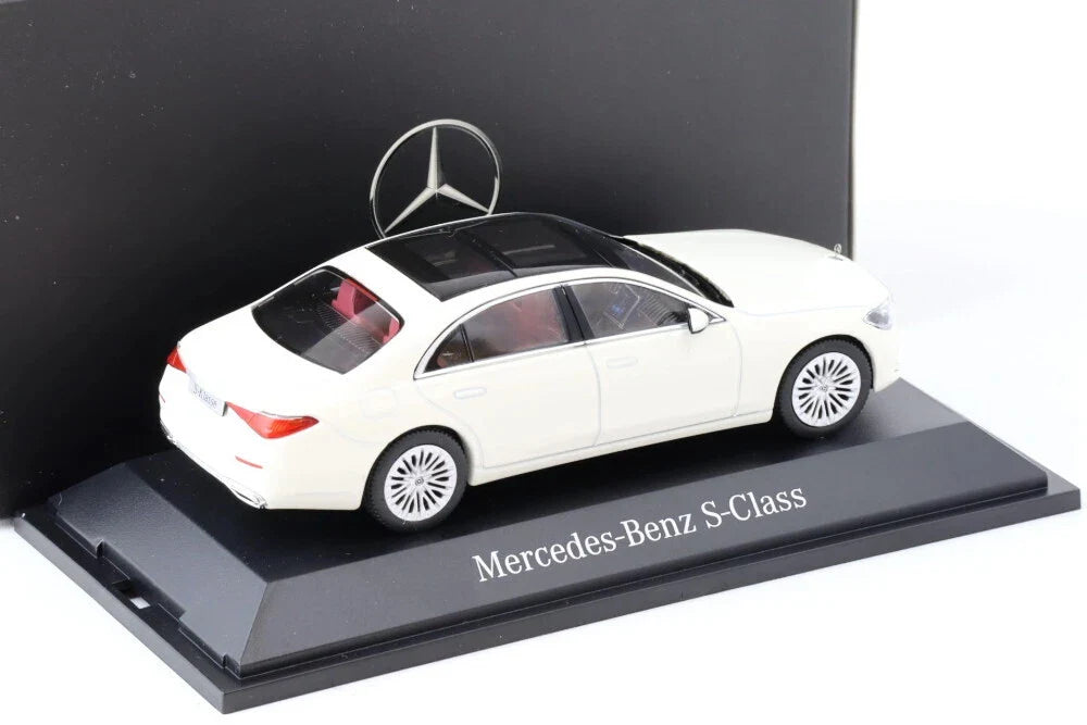 Mercedes-Benz S-class V223 1:18 Scale model