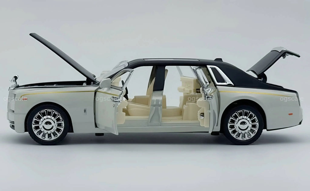 Rolls Royce Phantom 1:32 diecast scale model car collectible