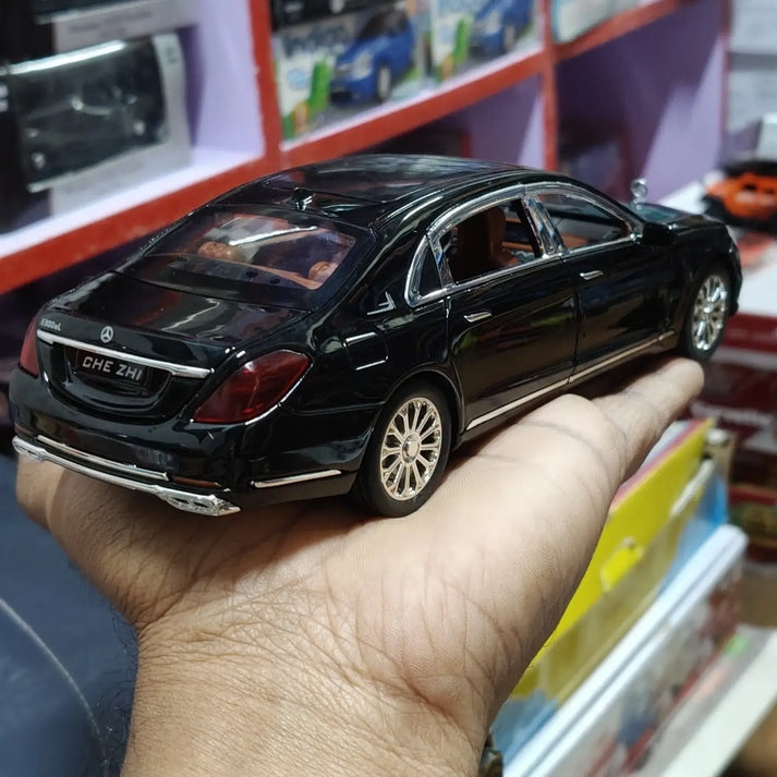 Mercedes Benz 300 EL 1:24 Diecast Scale Model Car