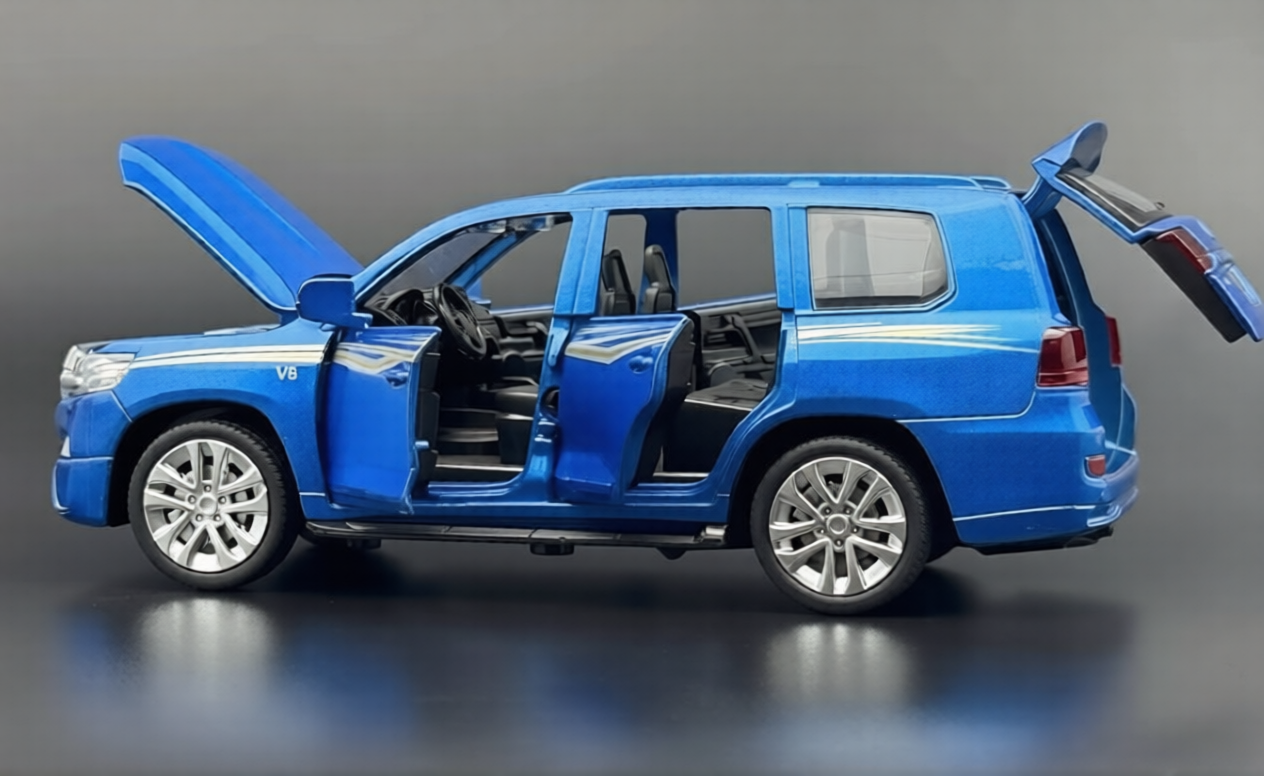 Toyota Land Cruiser LC200 1:24 diecast Scale Model | Assorted Colors